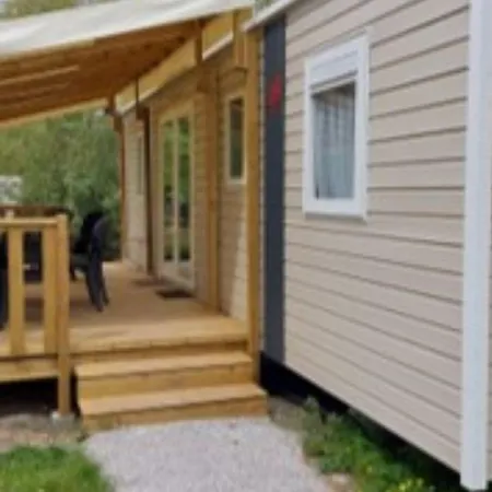 אתר קמפינג Mobil-home Accueillant Animaux - 6 Pers. - Api-1-52-3004